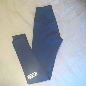 EUC FLEO XS LEGGINGS